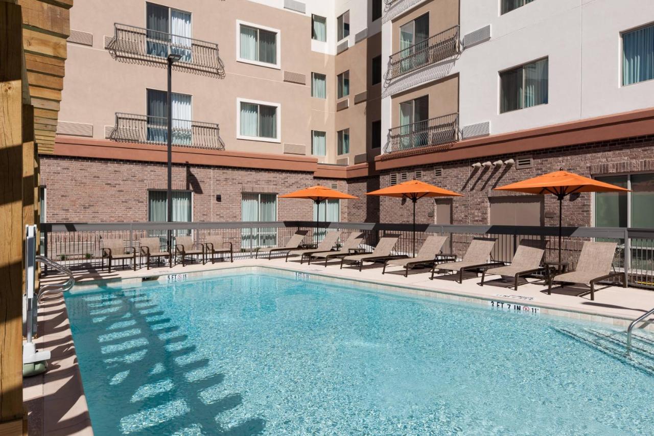 Courtyard By Marriott Fort Worth Historic Stockyards Hotel Exterior photo