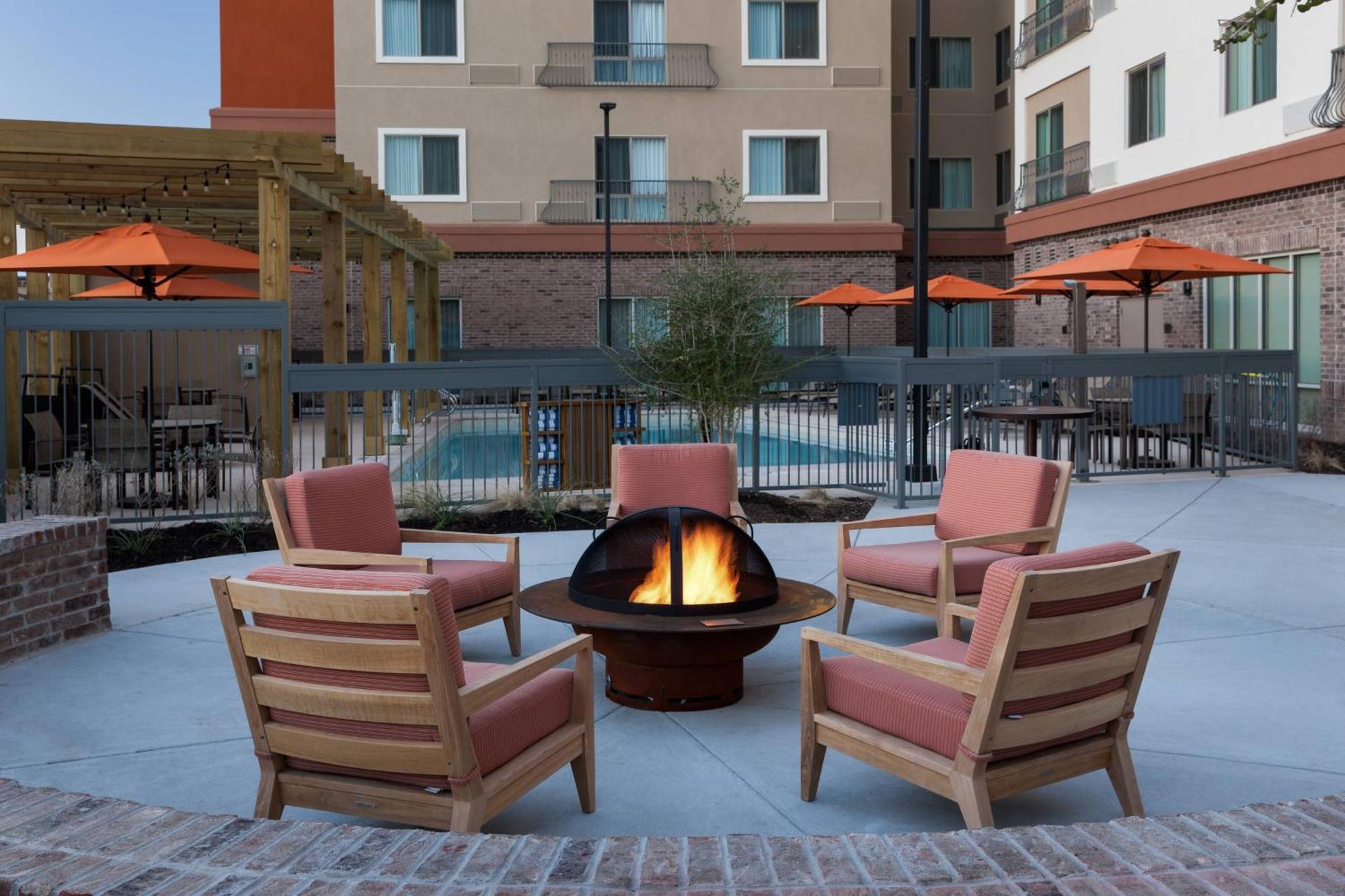 Courtyard By Marriott Fort Worth Historic Stockyards Hotel Exterior photo